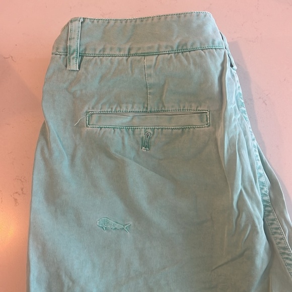 Green fish vineyard vines island shorts - Picture 3 of 4